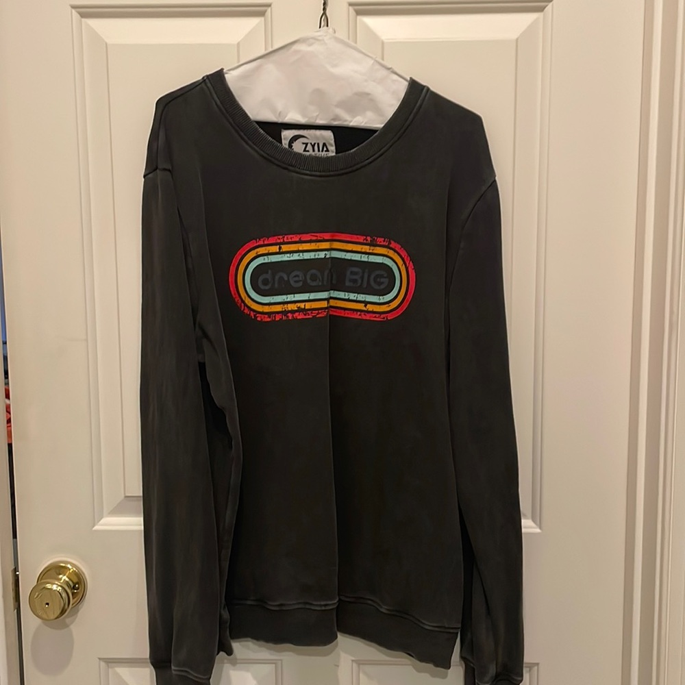 super comfy zyia active crew neck! barely worn so in great condition!